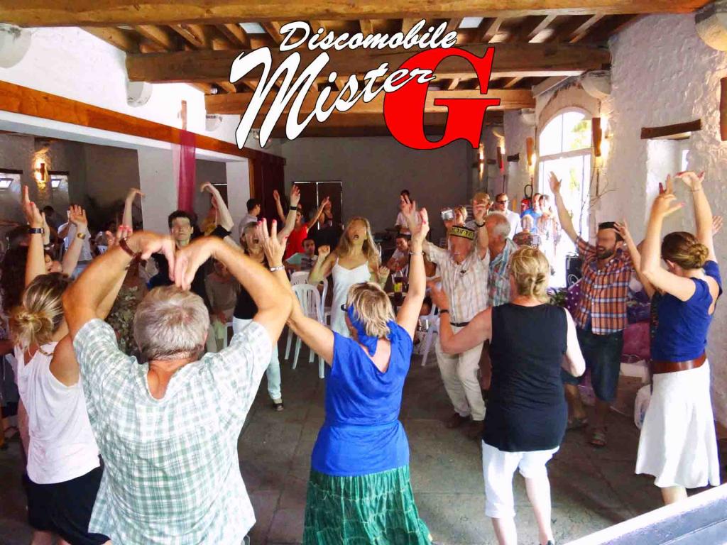 Ambiance de folie avec le petit podium MisterG