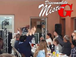 De l'animation pendant le repas avec le petit podium MisterG