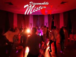 Ambiance et danses durant la nuit avec la sono MisterG
