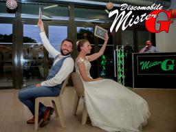 Des jeux pendant le repas avec l'animateur de MisterG